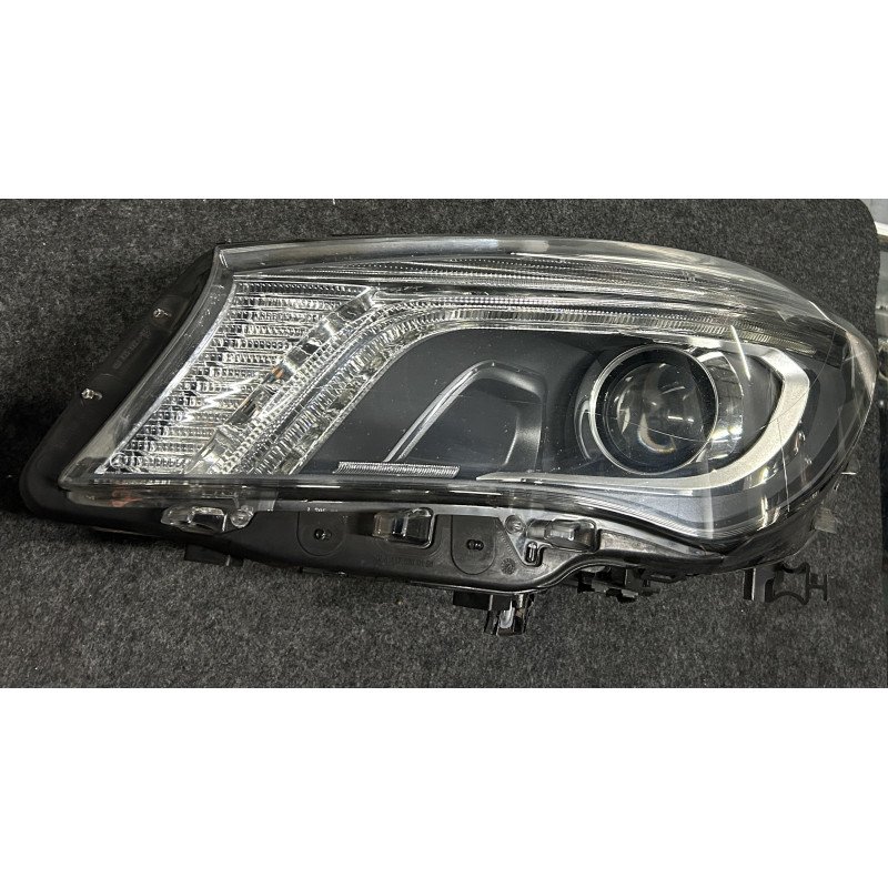 Ótica Esquerda Mercedes Benz CLA W117 Ótica Esquerda Mercedes Benz CLA W117