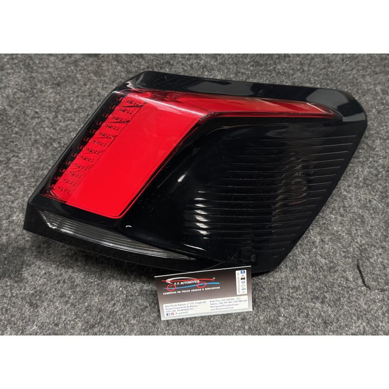 Farolim Direito 	Peugeot 3008 II