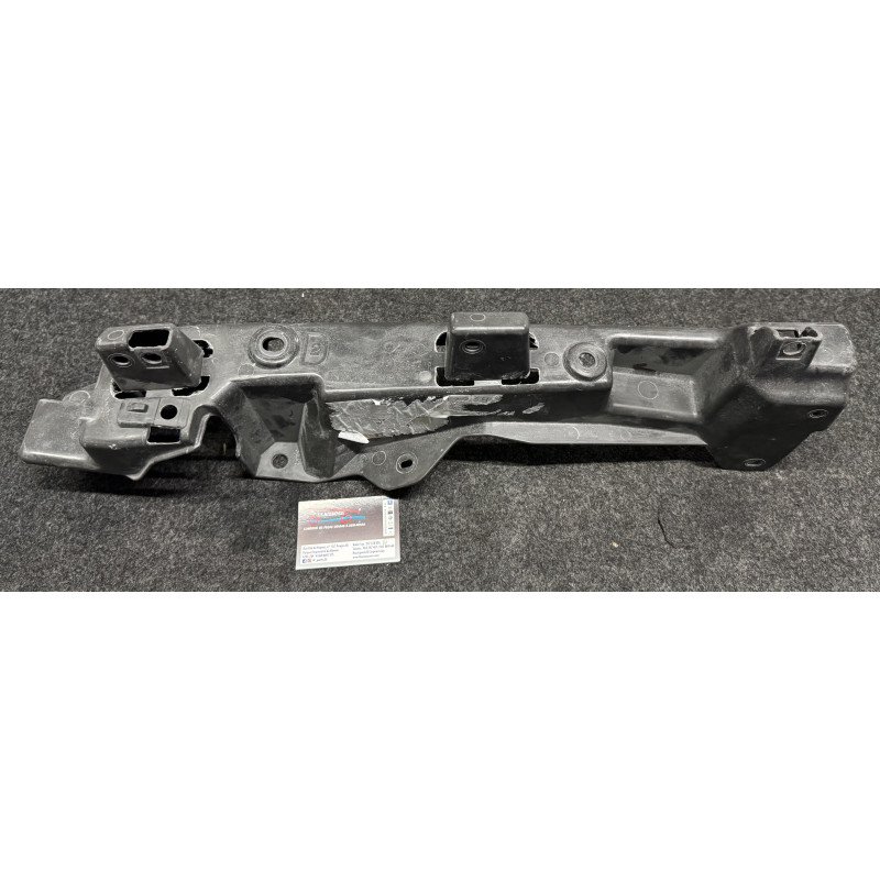 Guia Guarda Lamas Direito Renault Kangoo II Guia Guarda Lamas Direito Renault Kangoo II