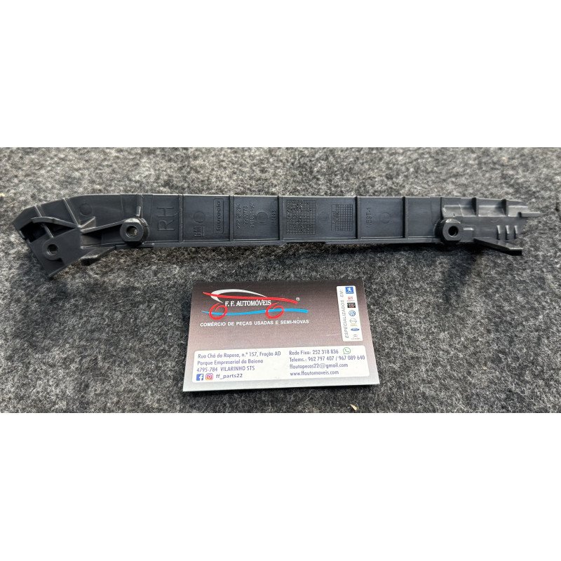 Suporte Direito Parachoques Dianteiro	Opel Zafira C