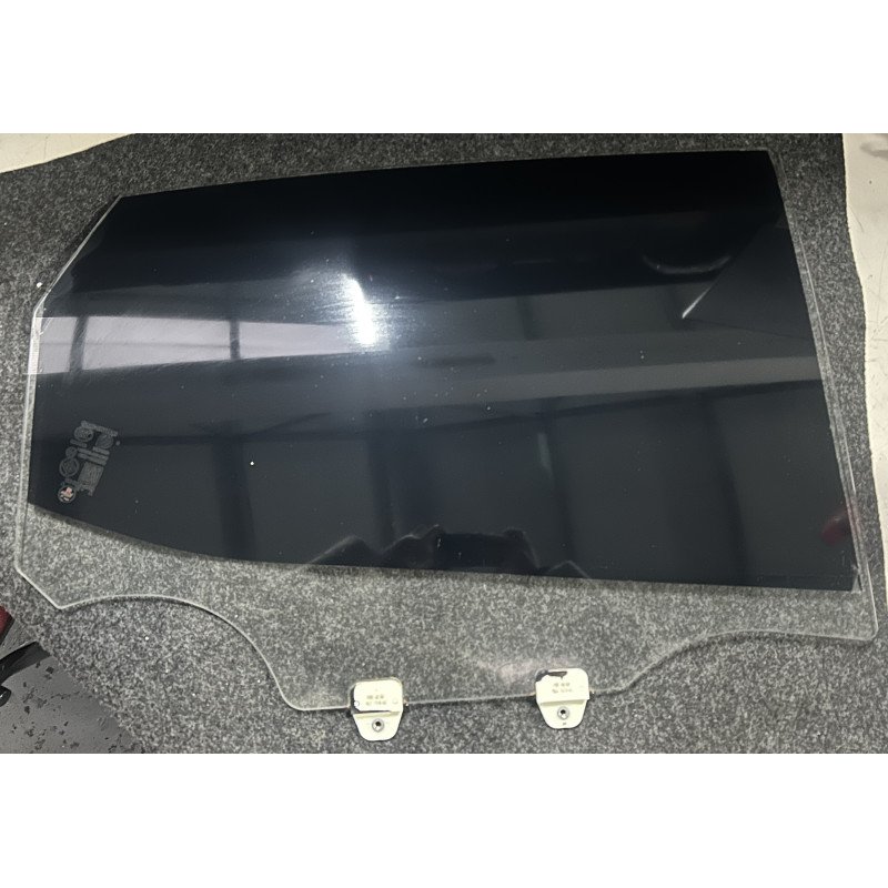 Vidro Trás Direito	MG ZS Exclusive