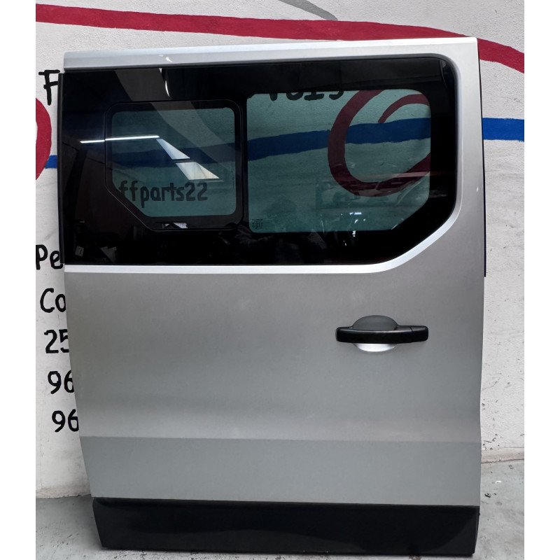 Renault Trafic III Porta Lateral Direita