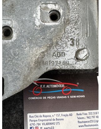 Suporte Guarda Lamas Frente Esquerdo	Renault Captur I