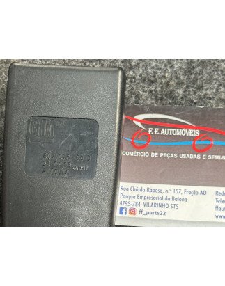 Encaixe Cinto Pré Tensor Direito	Opel Corsa D