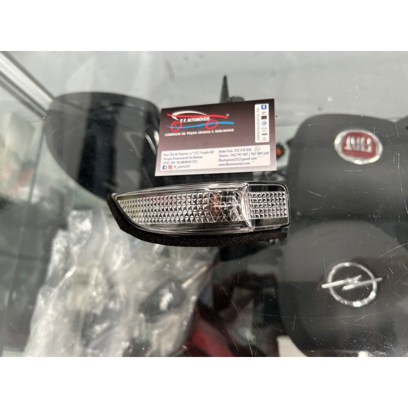 Toyota Yaris III Pisca Retrovisor Direito