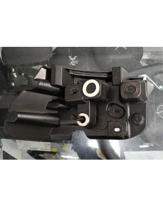 Renault Captur II Guia / Suporte Direita Parachoques Tras