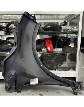 Renault Captur II Guarda Lamas Esquerdo