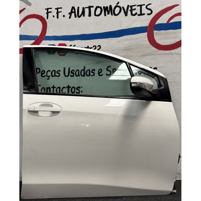 Porta Frente Direita	Toyota Yaris III (P13)