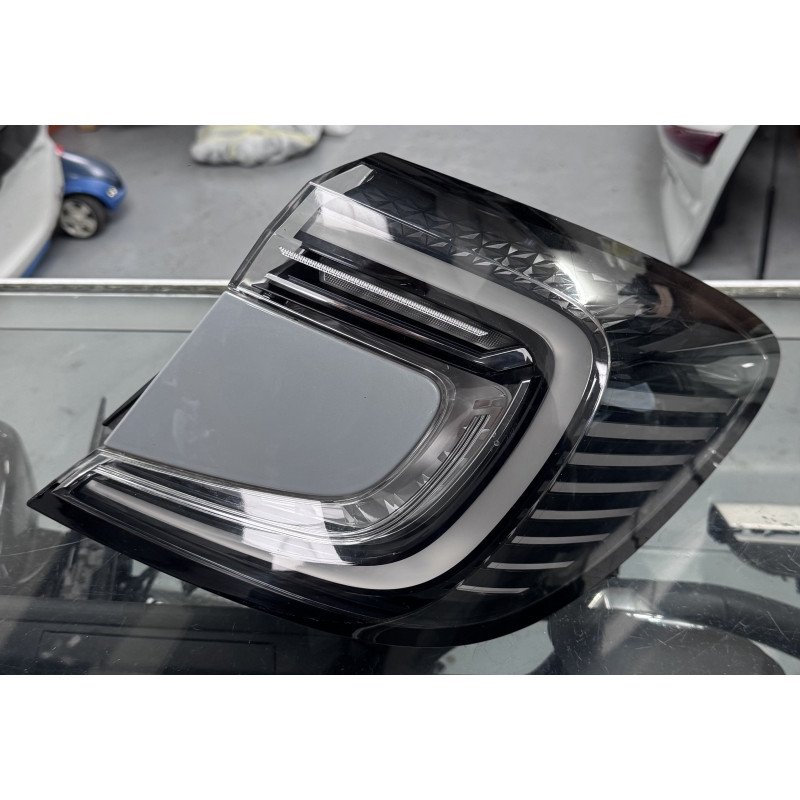 Renault Captur II Farolim Painel Direito