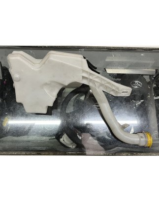 Renault Clio IV Deposito Limpa Vidros