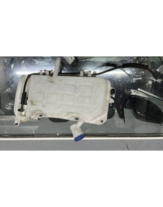 Citroen Berlingo/ Peugeot Partner Deposito Limpa Vidros