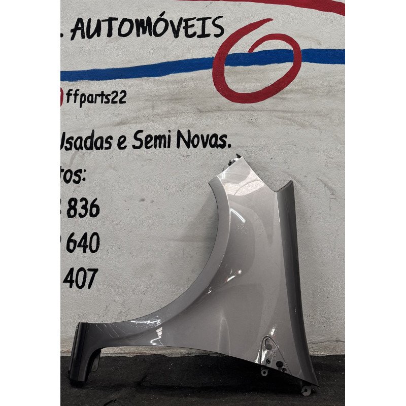 Renault Clio III Guarda Lamas Esquerdo