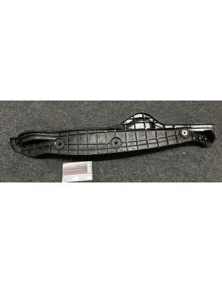 Toyota Yaris (P13) Acabamento Guarda Lamas