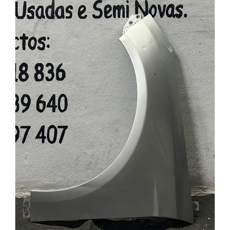 Guarda Lamas Esquerdo Ford Focus III