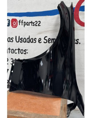 Mercedes Benz Classe C W205 Guarda Lamas Esquerdo
