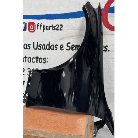 Mercedes Benz Classe C W205 Guarda Lamas Esquerdo