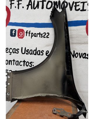 Mercedes Benz Classe C W205 Guarda Lamas Direito
