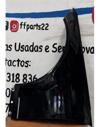 Mercedes Benz Classe C W204 Guarda Lamas Esquerdo