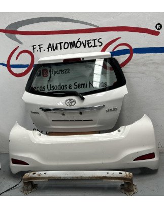 Toyota Yaris P13 Traseira Completa