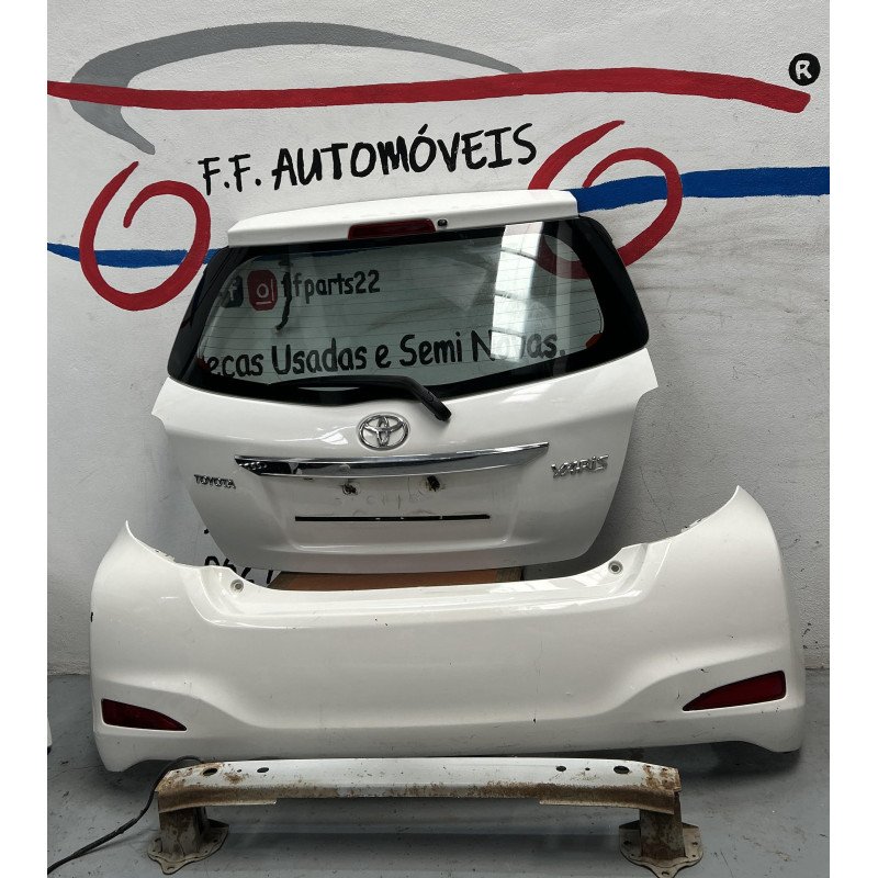 Toyota Yaris P13 Traseira Completa