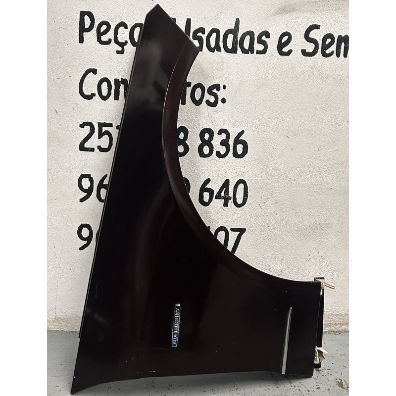 Mercedes Benz Classe E W212 Guarda Lamas Direito