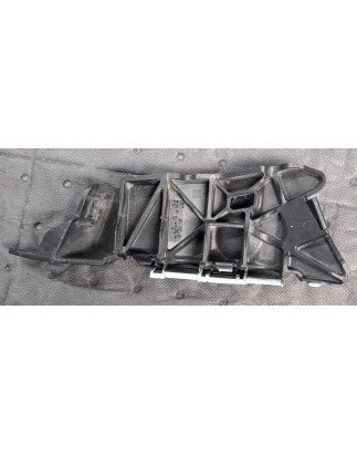 Seat Ibiza 6J / 6P / 6F / Seat Leon 1P / 5F Suporte / Guia Parachoques Traseiro / Frente
