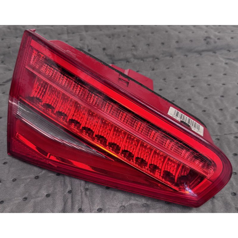 Audi A4 B8 Sedan Farolim Mala Esquerdo