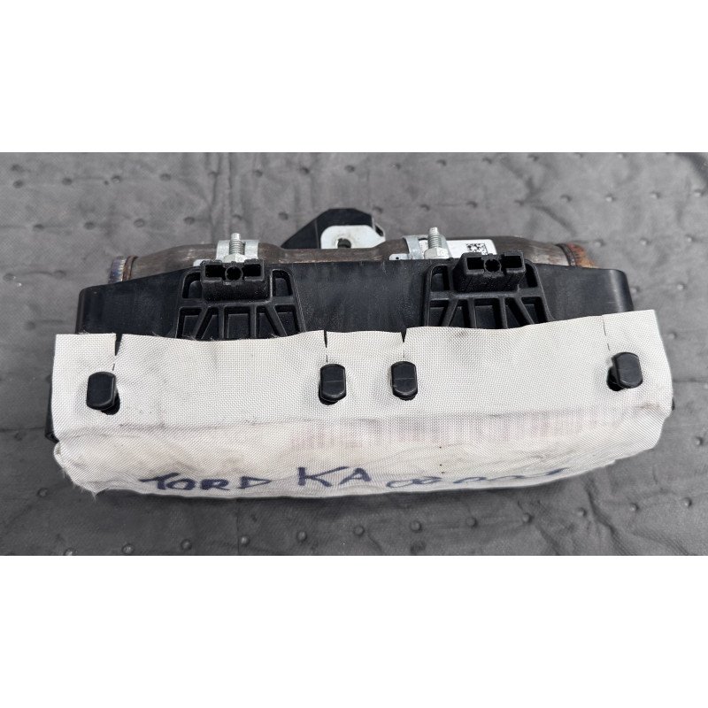 Ford KA / Volkswagen Bora Airbag Passageiro